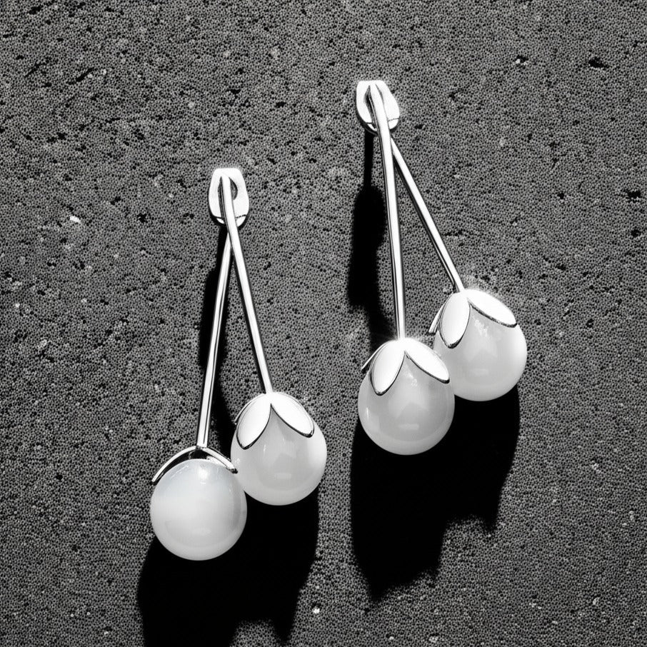 Dangling Pearls Earrings